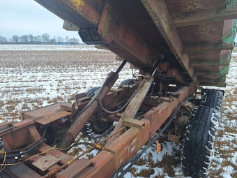 Nosič kontajnerov - 8