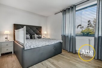 Na predaj ponúkame architektonicky pôsobivú 5-izbovú vilu - 8