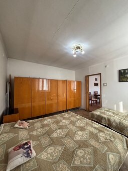 2 izbovy byt na predaj v centre mesta NR - 8