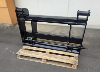 Adapter. medzikus manitou teleskop pre naradie JCB manip... - 8