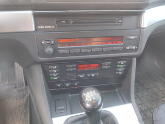 Predám BMW 520i - 8