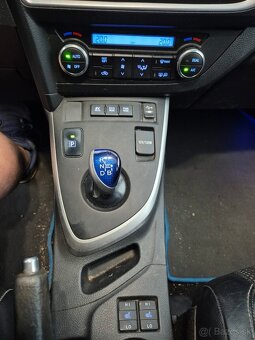 Auris 2013 1.8hybrid - 8