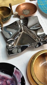 Predám zbierku 87 popolníkov - 8