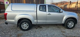 Isuzu D-max Double Cab Custom 4WD A/T - 8