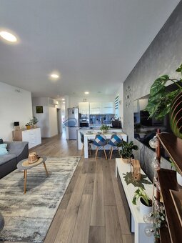 Jedinečná ponuka Moderná novostavba v obľúbenej obci Kráľ - 8