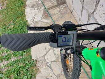 Detsky elektrický bicykel APACHE - 8