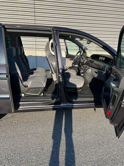 Peugeot 807 - 8
