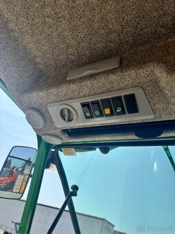 John Deere 2032R - 8
