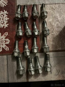 Elektrony na Feliciu R13 4x100 stred 57.1 - 8