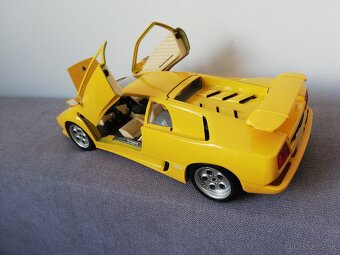 1:18 Lamborghini Diablo  Bburago zlta - 8