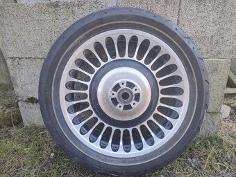 HARLEY DAVIDSON PREDNÉ KOLESO 19X 3,5 - 8