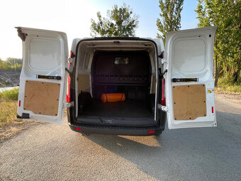 Ford Transit Custom DCinVAN 330 L2H1 TREND 2.2 TDCi 125k - 8