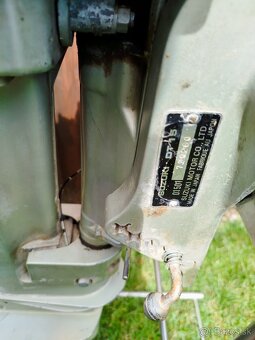 ZÁVESNÝ LODNÝ MOTOR SUZUKI DT 15 - 8