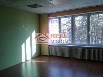 Predaj obchodno administratívna budova Poprad, Námestie Svät - 8