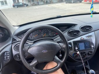 Ford Focus - 8