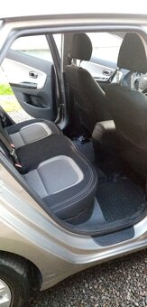 KIA ceed 1,6 GDi FIFA EDITION - 8