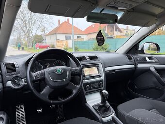 Škoda Octavia 2.0 TDI Sport Edition - 8