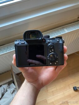 Sony A7 III +Sigma 16–28mm f/2.8+Sony FE 50mm+Zhiyun Crane 2 - 8