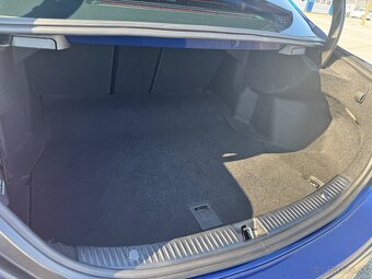 Mercedes c220d 4 matic sedan - 8