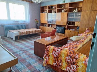 Ponúkame na predaj rodinný dom vhodný aj na podnikanie v Môť - 8