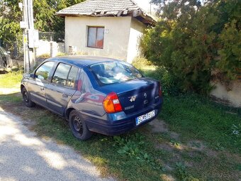 Renault Clio thalia - 8