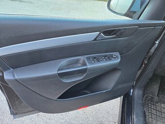 Volkswagen Sharan 2.0 TDI _ 7miest - 8