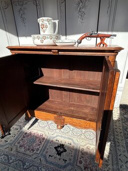 Starožitná komoda - 8