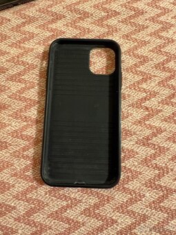 Telefón IPhone 11 - 8