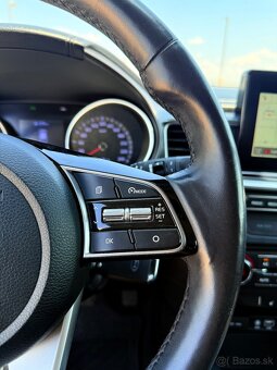 Kia Ceed SW 1.6 CRDi Gold+Navi - 8