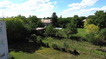 Hronovce – 684 m2 STAVEBNÝ POZEMOK na menší domček/chatu - 8