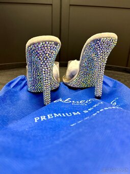 Súťažné plavky, topánky a doplnky - 8