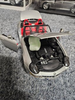 Model BMW Z8  Bburago 1:18 - 8