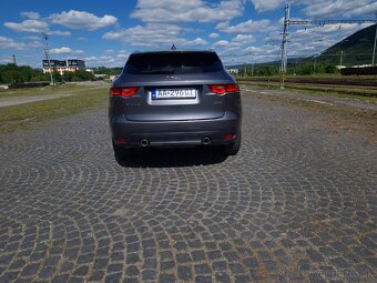 Jaguar F-pace - 8