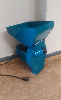 Kladivkový šrotovnik na obilie - 8