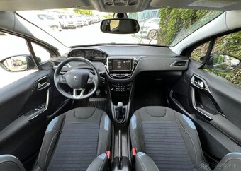 Peugeot 208 1.2i KLIMA PANORAMA TEMPOMAT benzín manuál 60 kw - 8