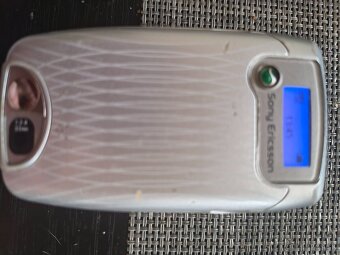 Sony Ericsson Z600 - 8