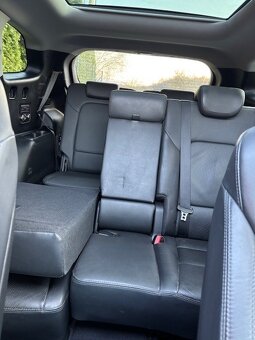 HYUNDAI GRAND SANTA FE - 8