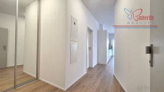NA PRENÁJOM: 2 izb. byt, 2x balkón, parking, Ulica Svornosti - 8