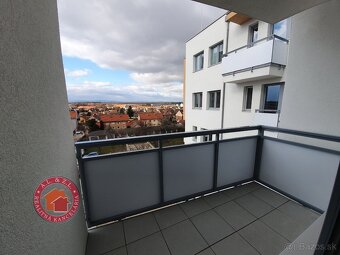 Krásny 2 izbový BYT V SENCI - CENTRUM NA NÁMESTÍ - 8
