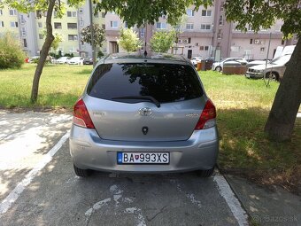 Yaris - 8