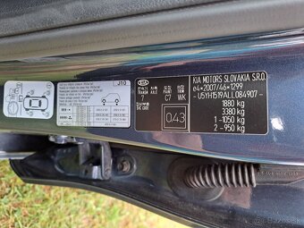 Kia Ceed 1,6 crdi Silver +, V zaruke - 8