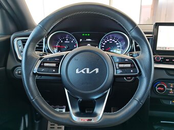 Kia Ceed SW 1.6 CRDi MHEV GT-Line A/T// AJ NA SPLÁTKY - 8