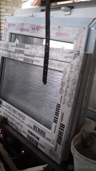 plastove okna zlaty dub , dvere vchodove ,okna male - 8
