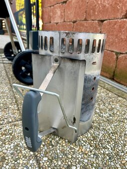 Predám gril Weber Master-Touch so zliatinovou panvicou Weber - 8