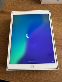 Apple iPad 3rd gen. (2019) 64GB - 8
