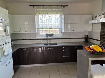 Nadštandardný 4 izbový bungalov na predaj - 8