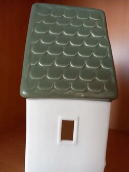Keramický Led domček vysoký 22x10,5x8 cm - 8