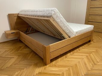 Dubová posteľ z masívu - úložný priestor, nočné stolíky - 8