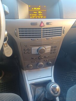 Opel Astra H - 8