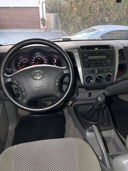 Toyota Hilux 2009 2.5d 4x4 REZERVOVANE DO 9.6 - 8